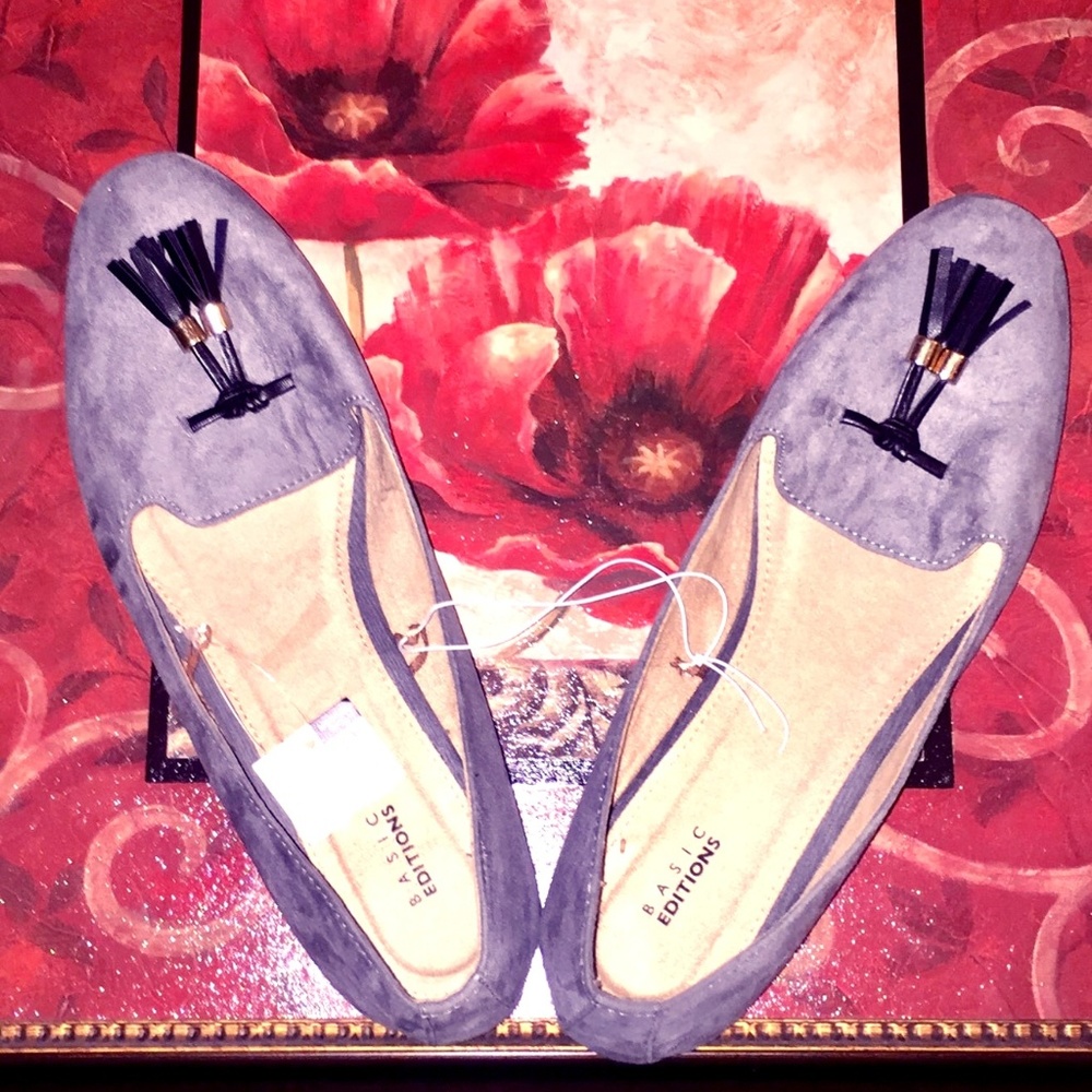 Basic Editions Women's Grey Flats - NWT